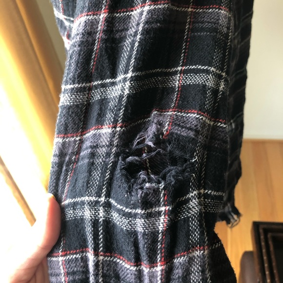 AE Distressed Flannel - Picture 3 of 5